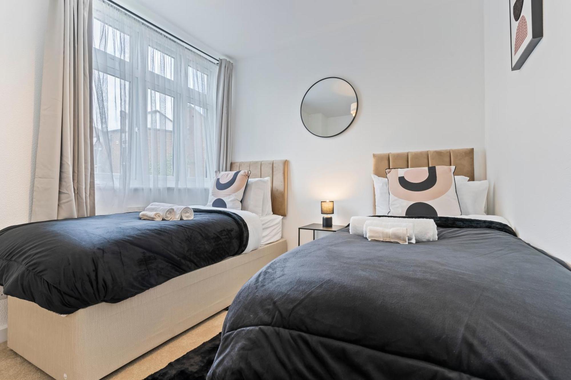Stylish 4br Wembley * London