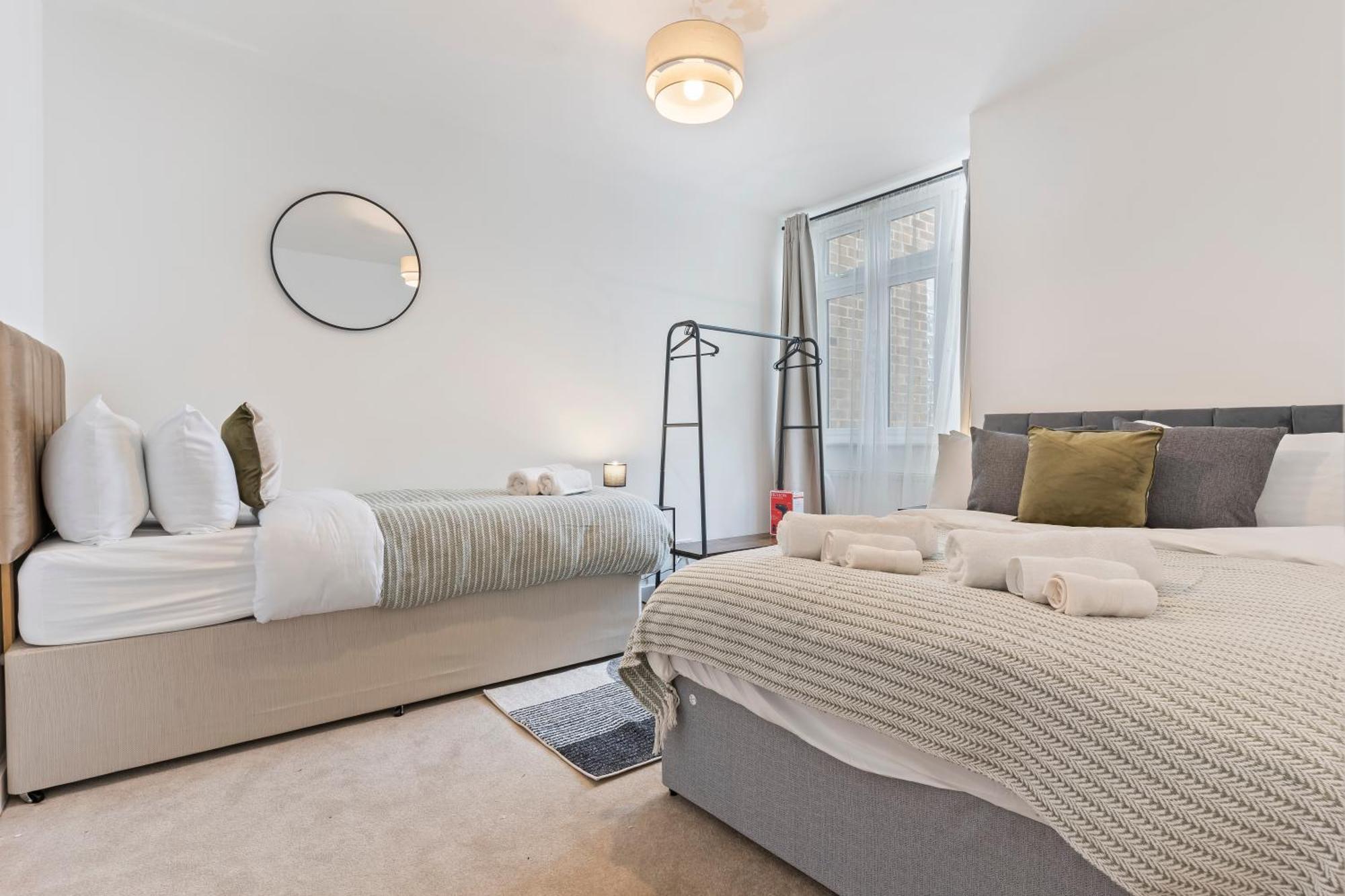 Holiday home Stylish 4br Wembley *