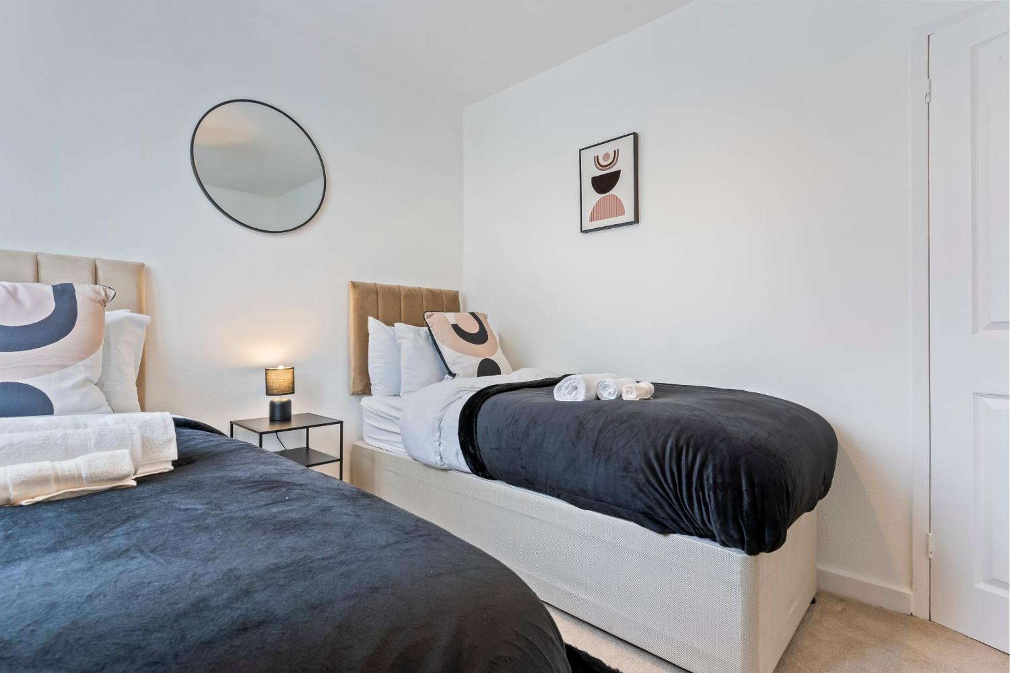 Stylish 4br Wembley Holiday home