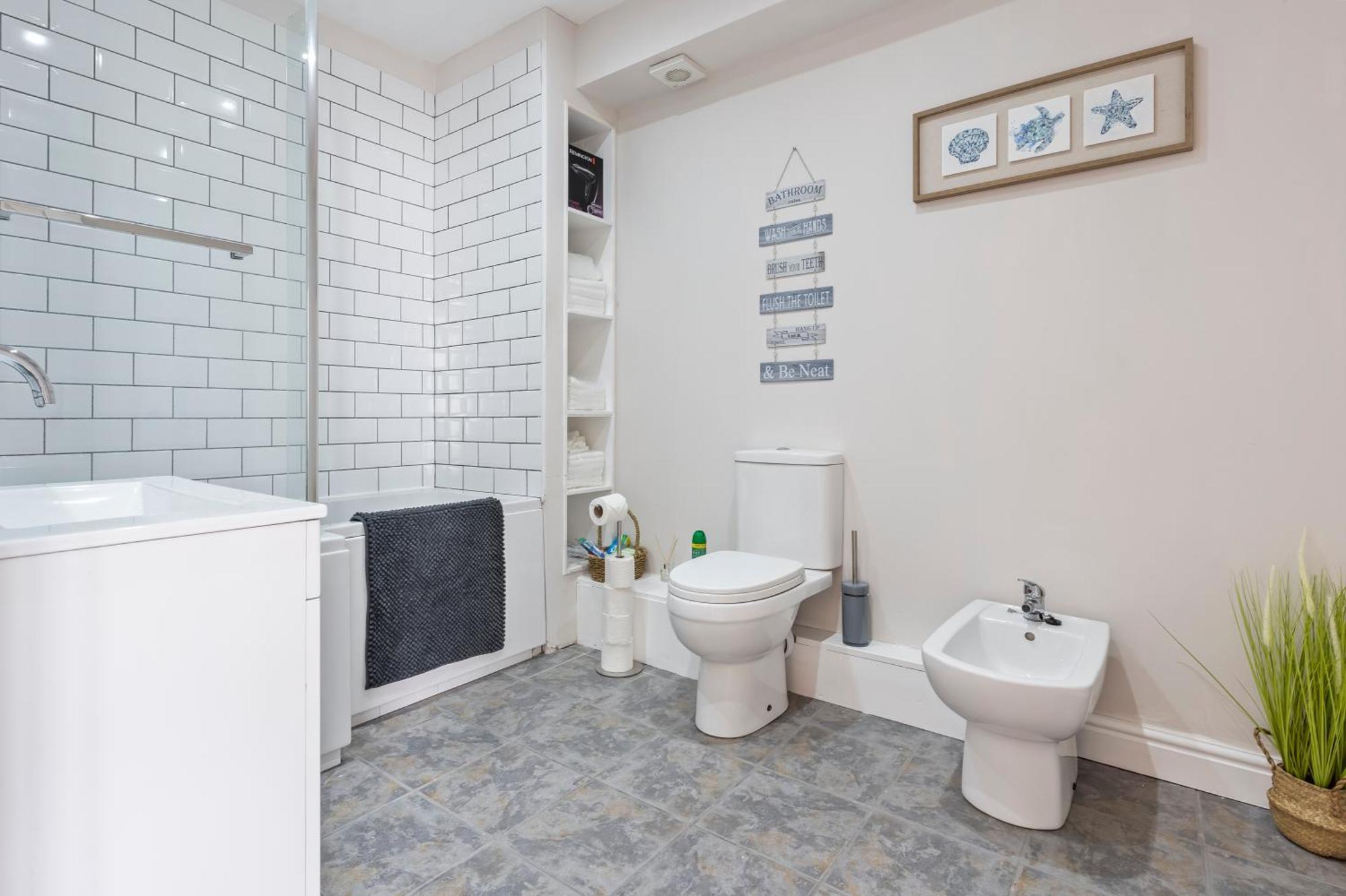Stylish 4br Wembley Holiday home London