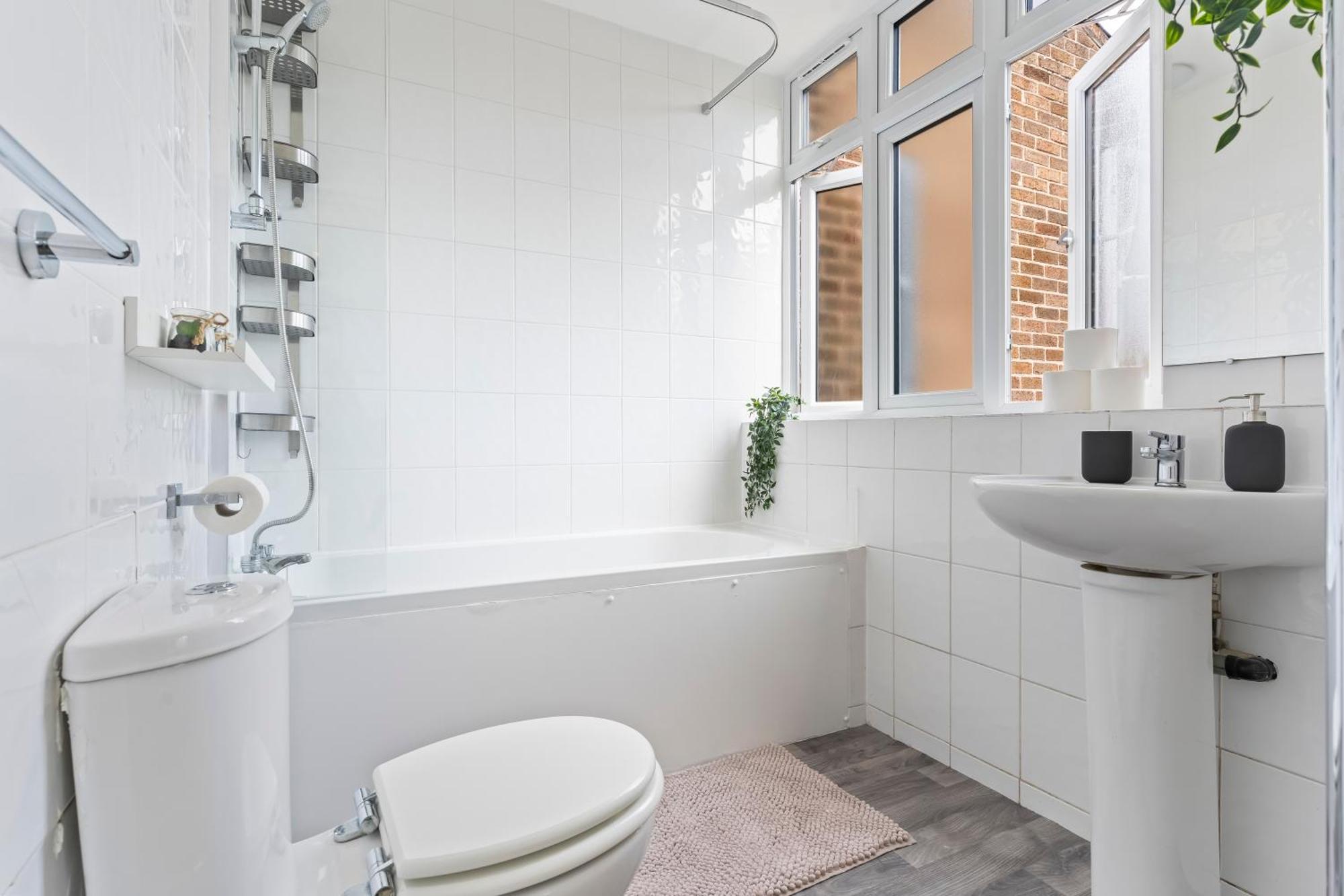 Holiday home Stylish 4br Wembley *