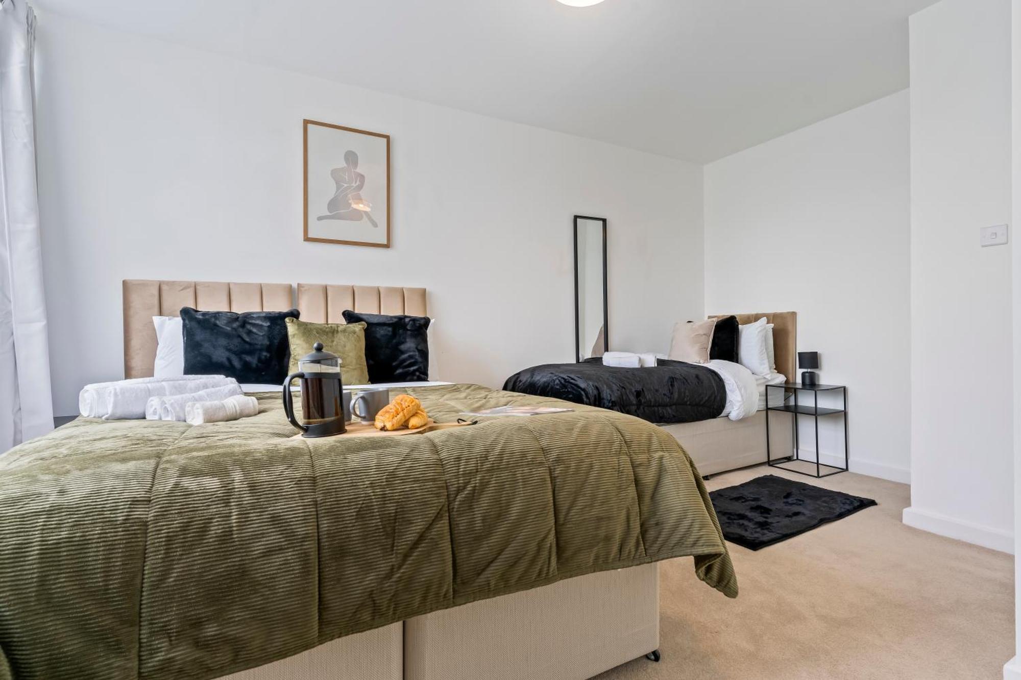 Stylish 4br Wembley Holiday home